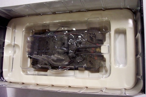 Corgi Forgotten Heroes, Sherman Tank w/Flamethrower M4A2E8 USMC 1:50 Diecast-NIB - Picture 7 of 14