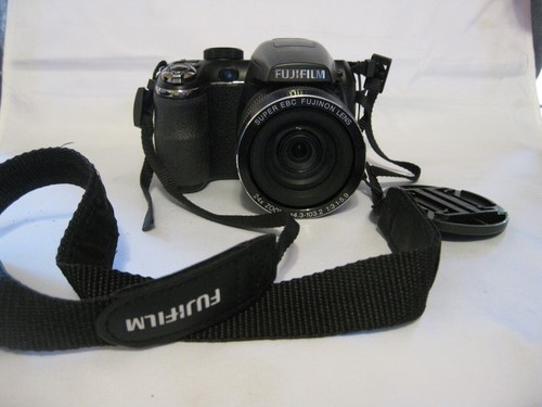 Fujifilm FinePix S4200 Digital Camera 14 MP LCD 24X Optical Zoom Works Great - Picture 2 of 13