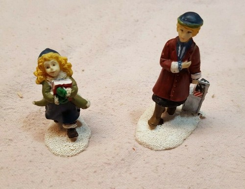 Model Hobby Train Platform Ceramic Figures 2" Woman & Luggage & Girl with Books - Picture 1 of 7
