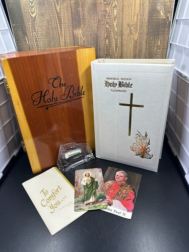 Vintage 1976 Holy Bible Memorial Edition New American Leather Illustrated w/Box