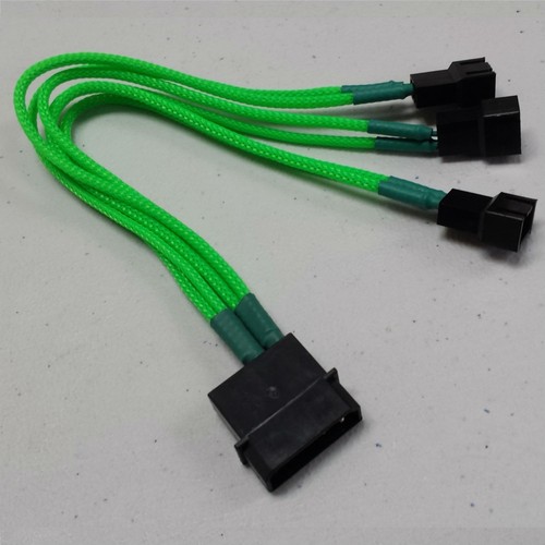 Shakmods Molex to 3 x 3 pin Fan 20cm Y Splitter Power Cable 12v Green Sleeved - Picture 6 of 6