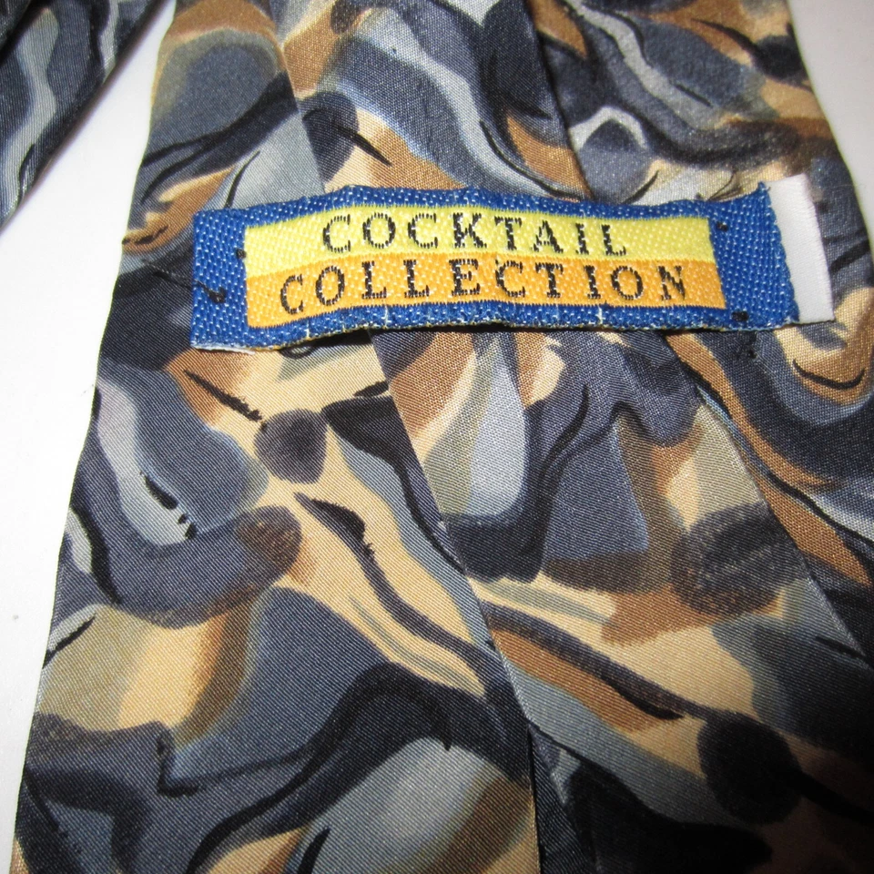 COCKTAIL COLLECTION-BEER UNDER A MICROSCOPE 3.5" x 59" MEN'S NECK TIE - Image 2 of 4