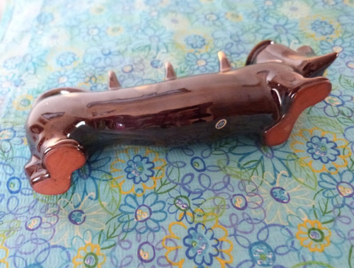 Dachshund Sake Decanter Made in Japan Pottery Glossy Brown 28 cm long - Picture 5 of 13