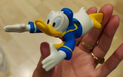 2005 McDonalds Fast Food Happy Meal Toy Happiest Place on Earth