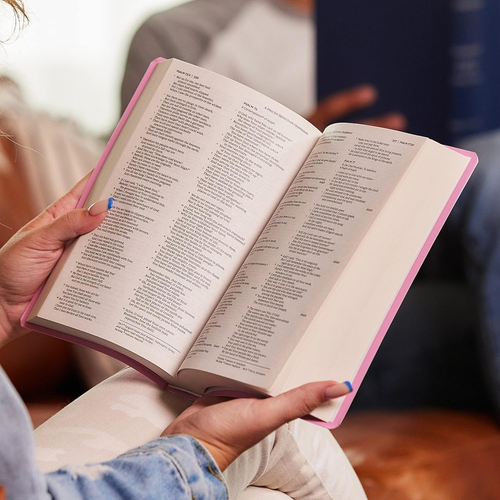 NKJV, Gift and Award Bible, Leather-Look, Pink, Red Letter, Comfort Print: Holy - Picture 5 of 12