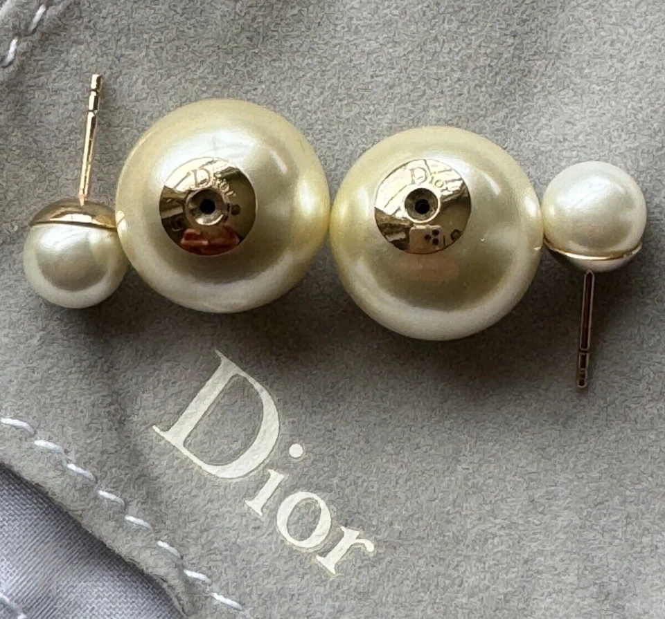 Pendientes Dior de perlas blancas tribales delanteras traseras Foto 2 de 4