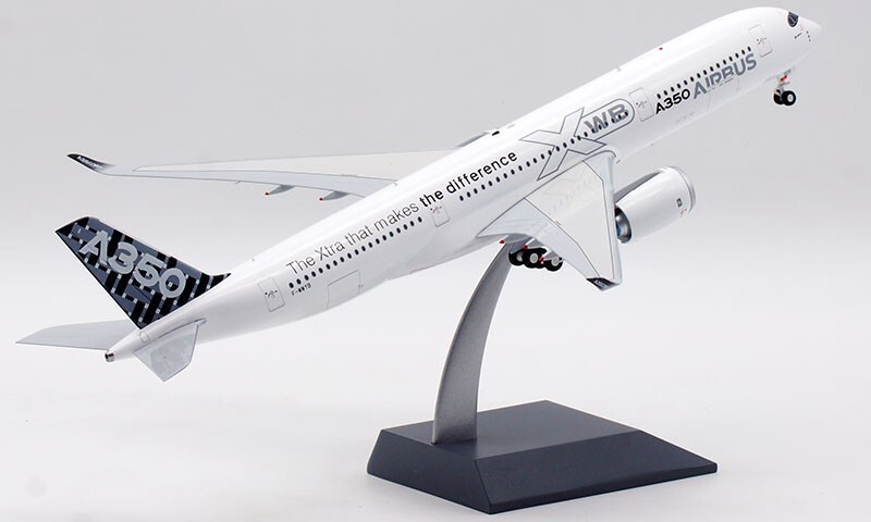 1:200 33CM InFlight AIRBUS A350-900 Passenger Airplane