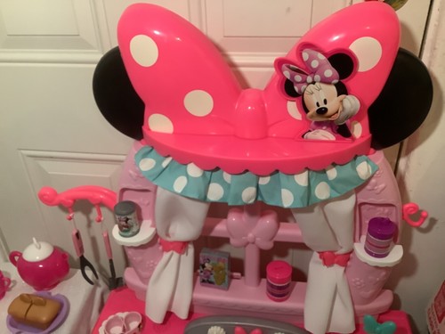 Juego de cocina y accesorios vintage de Minnie Mouse Happy Helpers de Disney Junior - Imagen 9 de 13