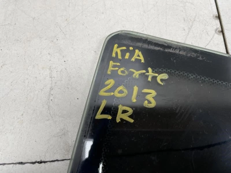 KIA FORTE EX 2014 sedán puerta trasera izquierda lado del conductor ventilación vidrio OEM+ Foto 3 de 4