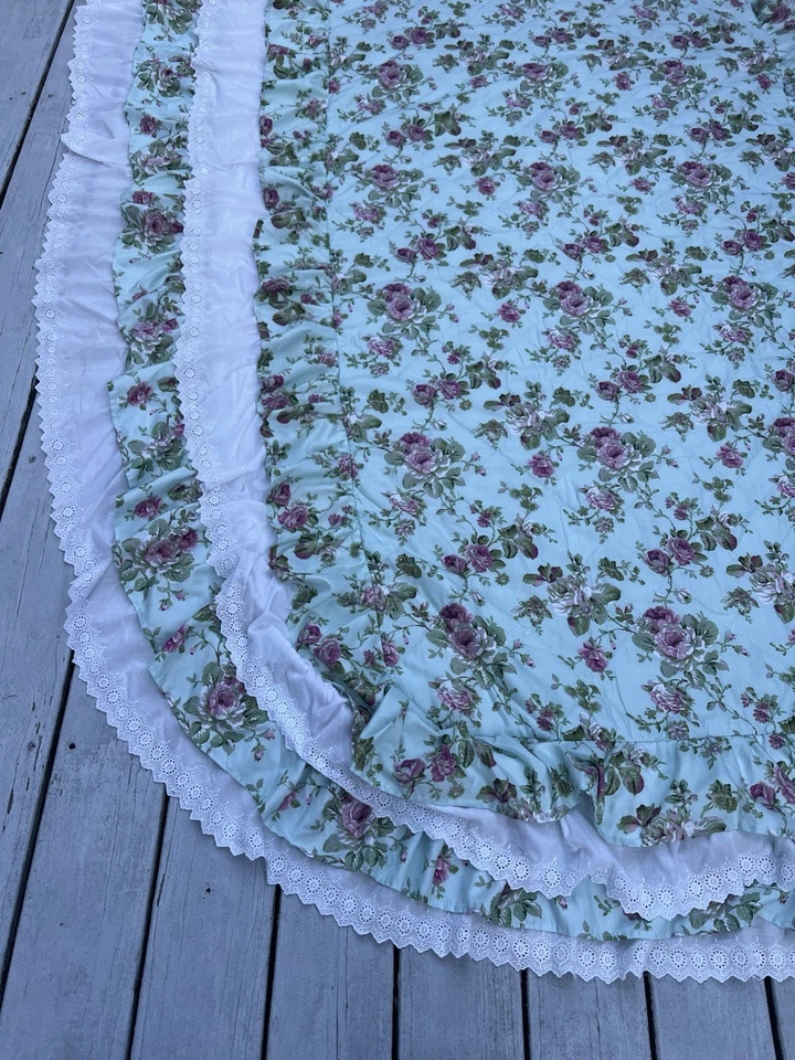 Girls TWIN QuiltedBedspread Pastel Green Cottage Floral White Eyelet Lace Tiers - Image 3 of 4