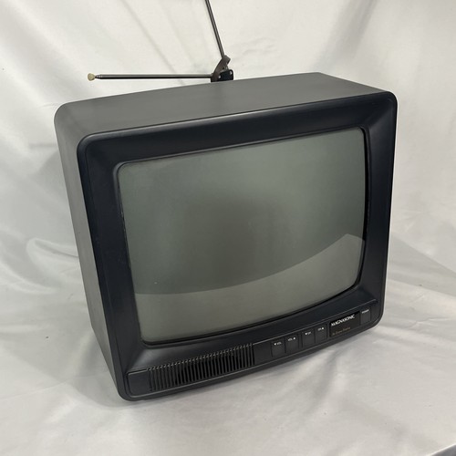 Magnasonic 14" Color TV - Television CRT Retro Gaming Model GCT6012 WORKS 1993 - Picture 3 of 14