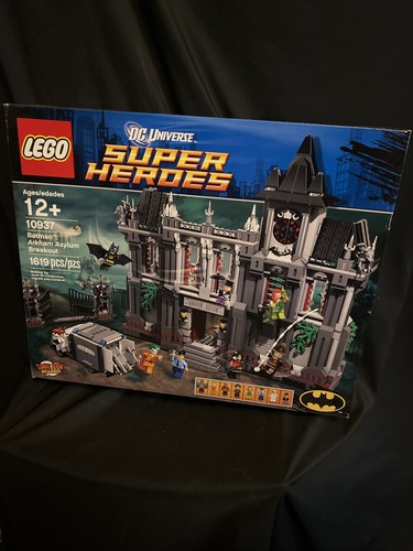 LEGO DC Comics Super Heroes: Batman Arkham Asylum Breakout (10937) Karton beschädigt