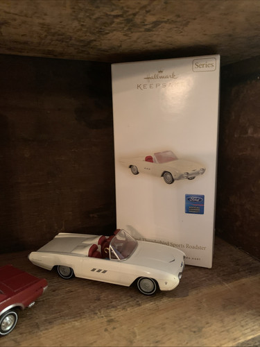 5 Hallmark Keepsake Orn. Classic American Cars Series. Roadster, GT, Boss, GTO, Nova - Imagen 3 de 7