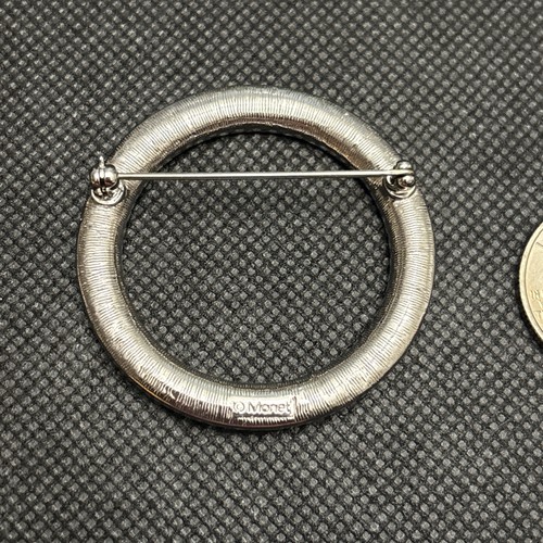 Vintage Monet Brooch Gold Tone Rope Center Stamped - Picture 3 of 3