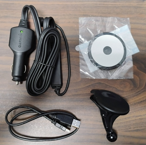 Garmin Nüvi 1390LMT GPS + Lowepro Case Bundle - Excellent hardly used CONDITION - Picture 3 of 9