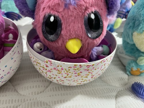 Bundle of 25 Hatchimals with accessories and booklet - Picture 7 of 7