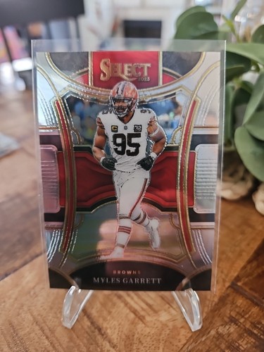 2023 Panini Select - Suite Level Myles Garrett #422