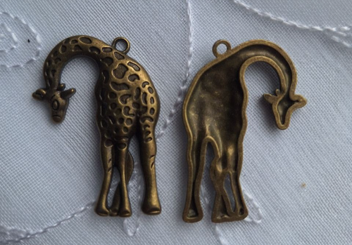 20 Pcs Giraffe Charm Antique Bronze Color Pendant Gift Bag Purse Accessory - Picture 4 of 4