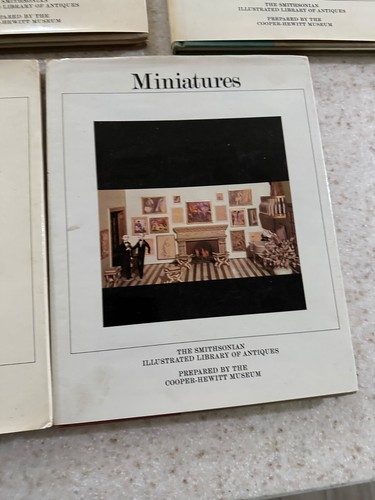 Smithsonian Bibliothek Antiquitäten Bücher Möbel Uhren Spielzeug Spiele Silber Miniaturen - Bild 9 von 11