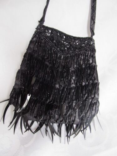 NEU Perlen Quasten Pailletten schwarz Schultertasche Abendtasche Druckknopfverschluss - Bild 2 von 7