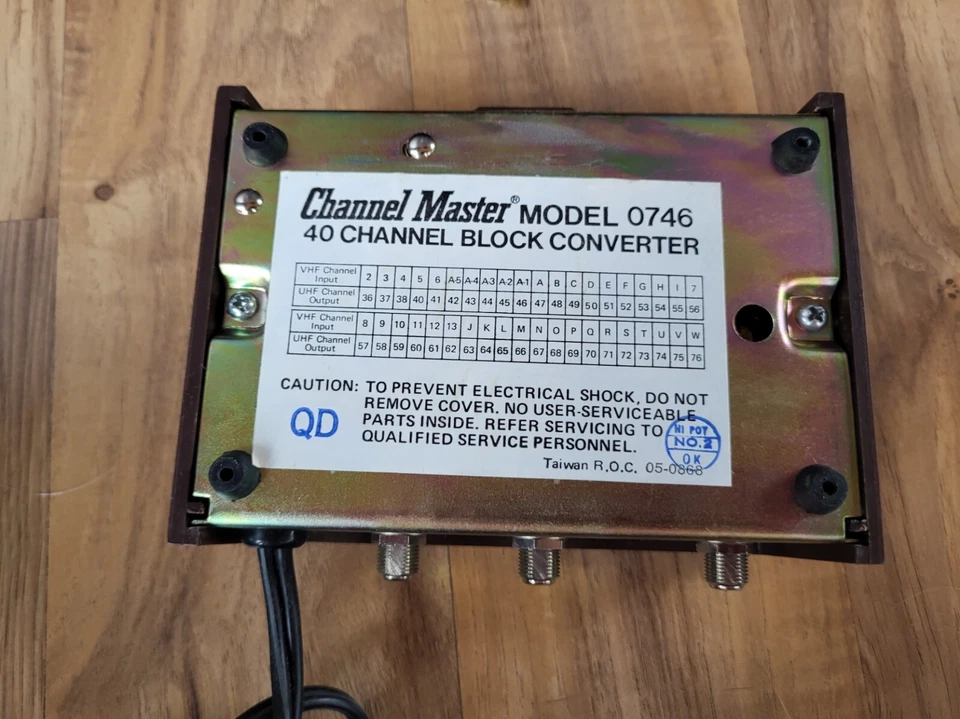 Vintage Channel Master VHF To UHF 40 Channel Block Converter Model 0746 W/O Box - Image 4 of 4