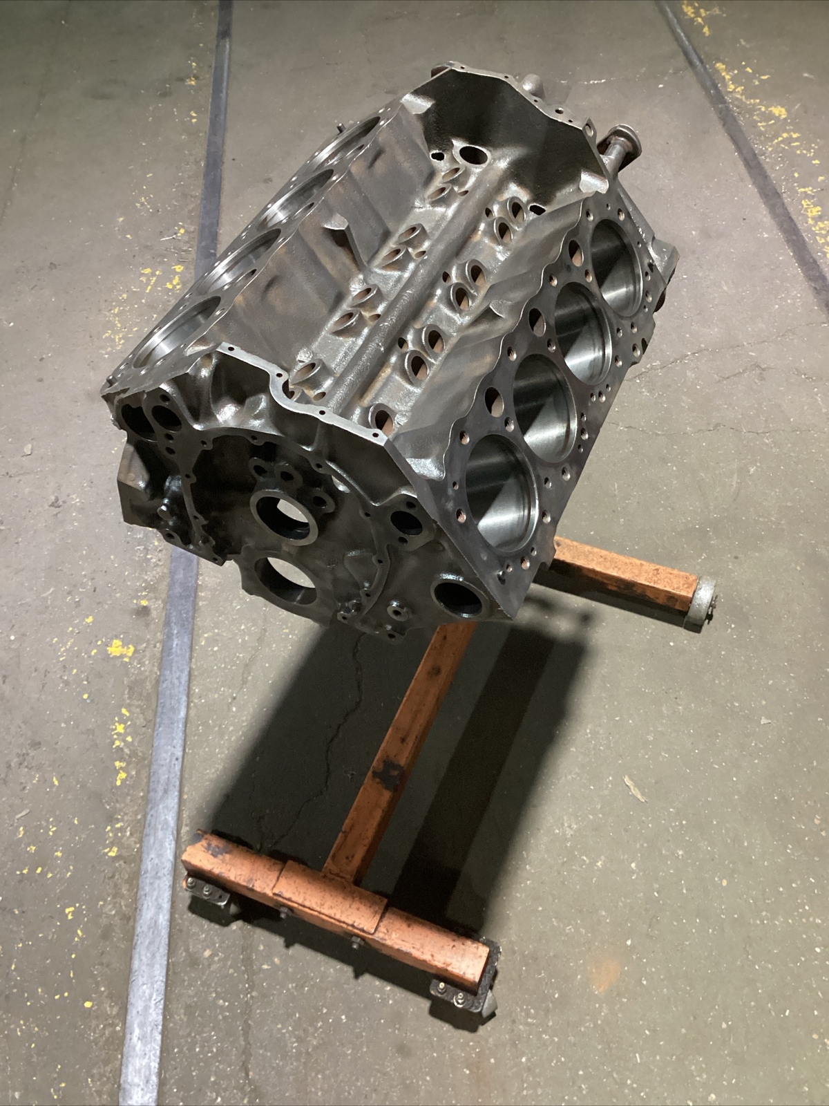 1971 CHEVROLET SMALL BLOCK CHEVY 307 ENGINE BARE BLOCK. SUFFIX CCC. WE