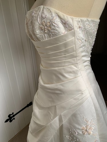 Trudy Lee wedding dress, beaded, strapless, long train, size 10/12 - Picture 7 of 23