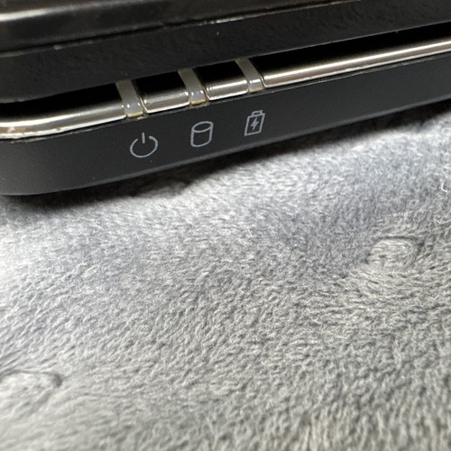 Dell Inspiron 1564 Laptop Black Working Turns on - Picture 5 of 19