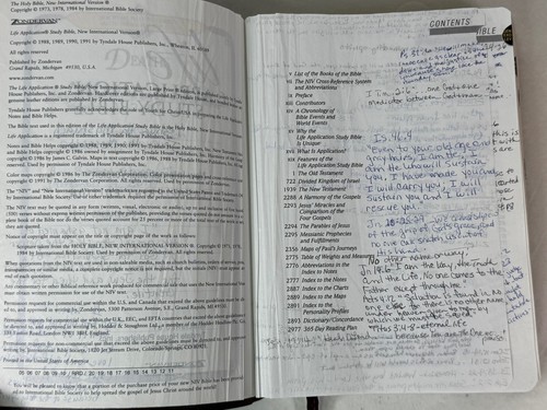 Life Application Study Bible -NIV, Zondervan Genuine Leather - Read Description - Picture 7 of 11