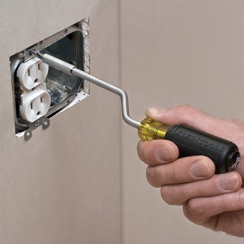Klein Tools 67100 Multi-Bit Screwdriver, 2-in-1 Rapi-Drive Phillips and Slotted - Picture 3 of 8