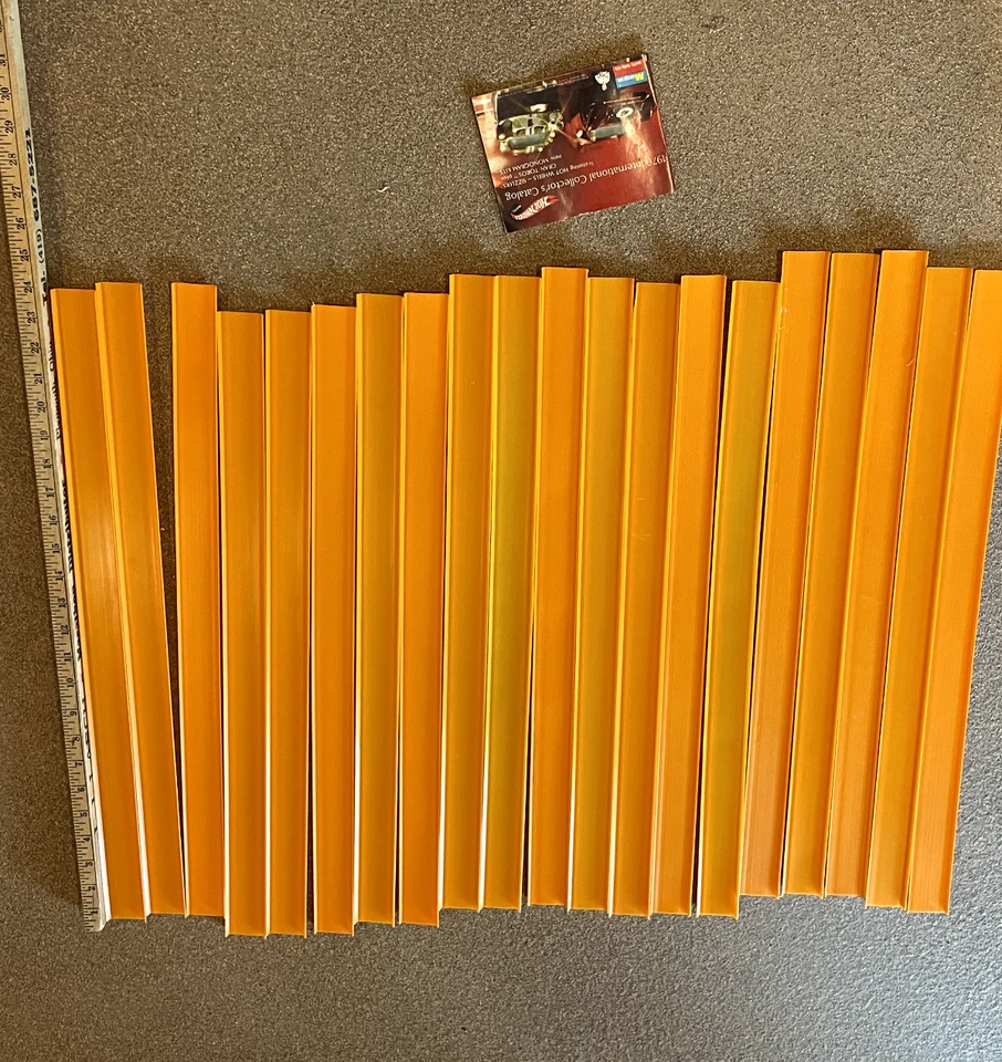 Vintage HOT WHEELS Race Track Set of 20 -24" with 18 Connectors, Booklet Mattel - Image 3 of 3