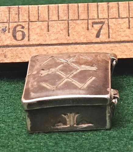 VINTAGE NATIVE AMERICAN NAVAJO STAMPED STERLING SILVER TRINKET PILL BOX - Picture 9 of 22