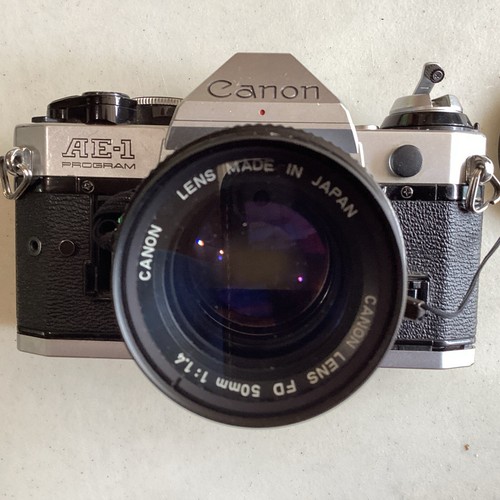Canon AE-1 Program analoge Spiegelreflexkamera 35 mm mit 50 mm 1:1.4 Objektiv & Nahobjektiv - Bild 2 von 10