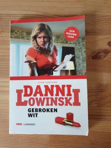 Paperback- Danni Lowinski - Gebroken Wit - Omroep VTM - Dutch Edition - Picture 1 of 3