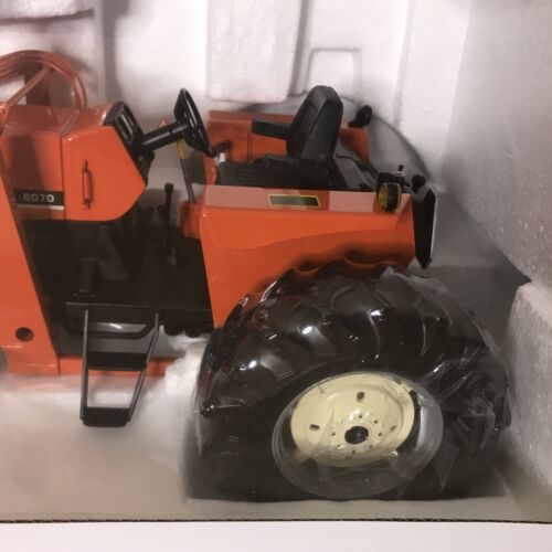 Allis Chalmers 6070 Tractor w Loader 1/16 SpecCast Pork Expo 2016 Sealed Wheels - Picture 11 of 18
