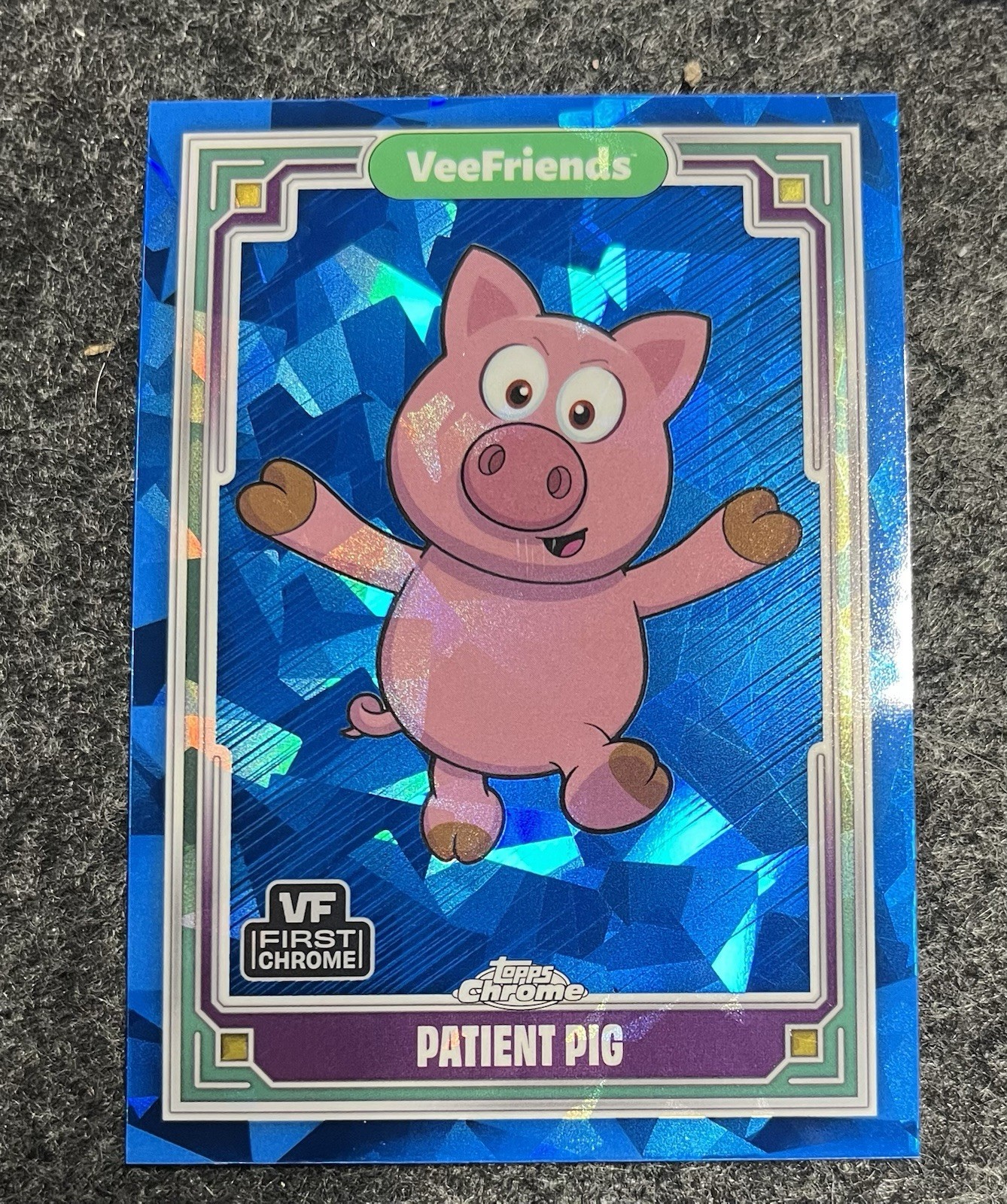 Cracked blue Ice Patient Pig Sapphire Edition VeeFriends Topps Chrome 2025