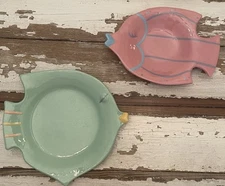 VTG CYCLAMEN POTTERY JULIE SANDERS PINK AND GREEN FISH Rare