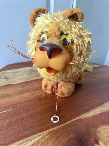 Vtg 1962 Larry the Talking Plush Lion Toy Yacker by Mattel Pull String Works VGC - Picture 11 of 11