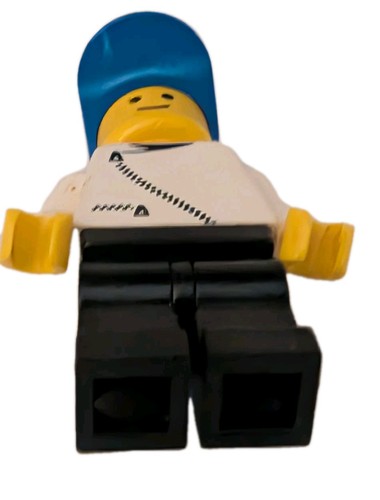 Lego City Classic Town Minifigura Coche de Carreras Conductor Cremallera Chaqueta Sombrero Pantalones Negros - Imagen 7 de 7