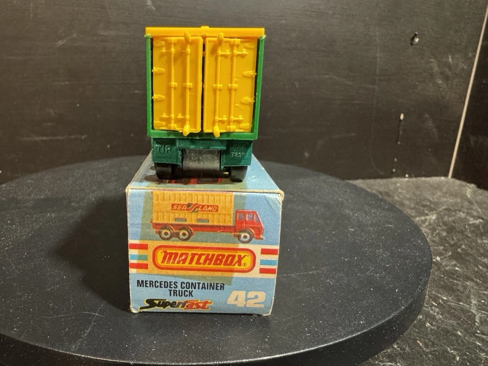 Matchbox SF Nr. 42C Mercedes Benz Container Truck grün "Mayflower" top in Box - Bild 4 von 4