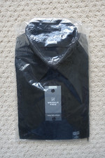 Van Heusen Wrinkle Free Poplin Men's Dress Shirt. Regular fit. 16 34/35. New