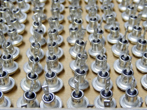 D817A Diode Zener 5W,50V-56V.Soviet USSR Russian NOS.Lot of 50pcs - Picture 1 of 3