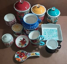 Pioneer Woman Assorted Kitchenware Items