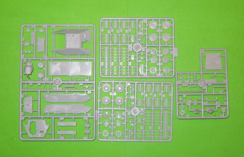 Unimodel 359 - 1/72 SP 10,5cm Stuh 44/2 Auf Jagdpanzer 38(T) WWII Plastic UM 359 - Picture 5 of 9
