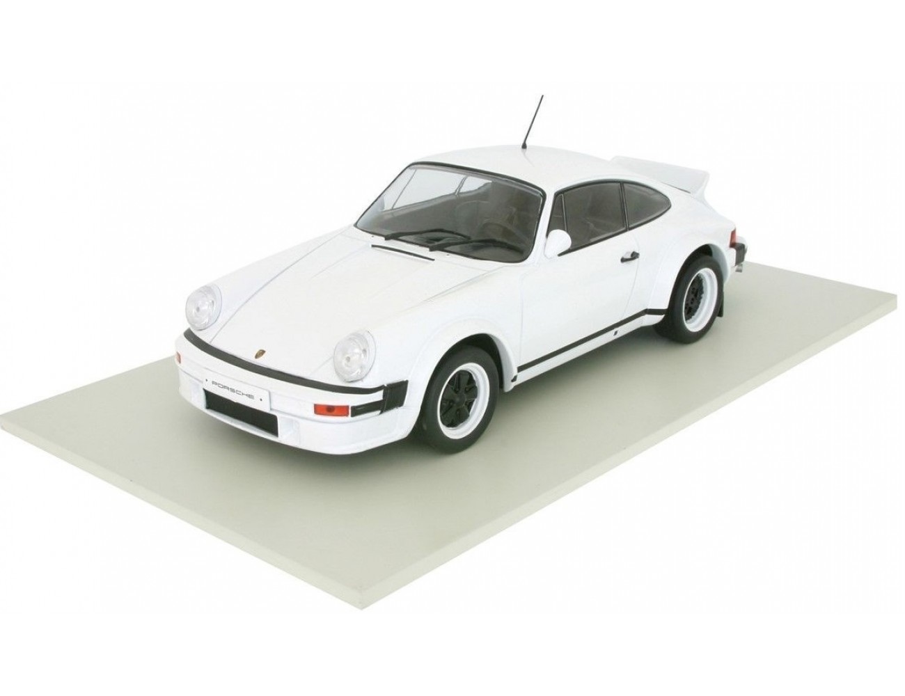 Porsche 911 - 1982 - bianca - Ixo (1 18) Porsche 911 - 1982 - bianca - Ixo (1 18)
