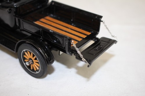 Rare Danbury Mint 1925 Ford Black Model T Runabout Die-Cast Metal 1:25 Scale - Picture 8 of 12