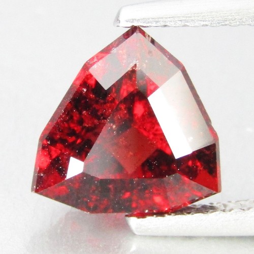 2.72Cts Good Looking Natural Almandine Garnet Trillion Custom Cut Collection - Picture 4 of 4