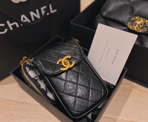 ChanelBeaute Limited Phone And Coin Case - Picture 5 of 10