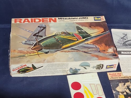 Kit modellino Revell Raiden Mitsubishi J2M3 scala 1/32 1971 - Foto 2 di 7