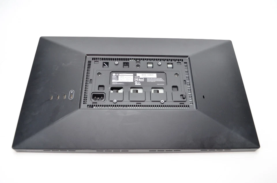 LG UltraFine 4K 22MD4K 21.5" Monitor for Mac Thunderbolt Only No Stand - Image 4 of 4